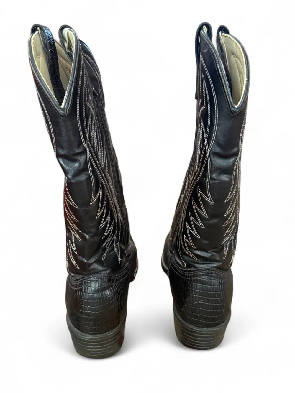 Bronco black leather boots with silver toe embellishments